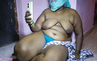 Tamil girl talks obscenities through video call and fucks